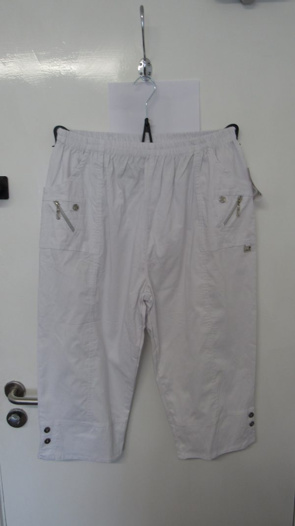 Cherry Berry White 3/4 length stretchy trousers Size T9 UK 24