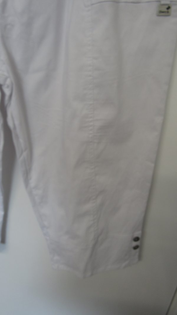 Cherry Berry White 3/4 length stretchy trousers Size T9 UK 24 - Image 6