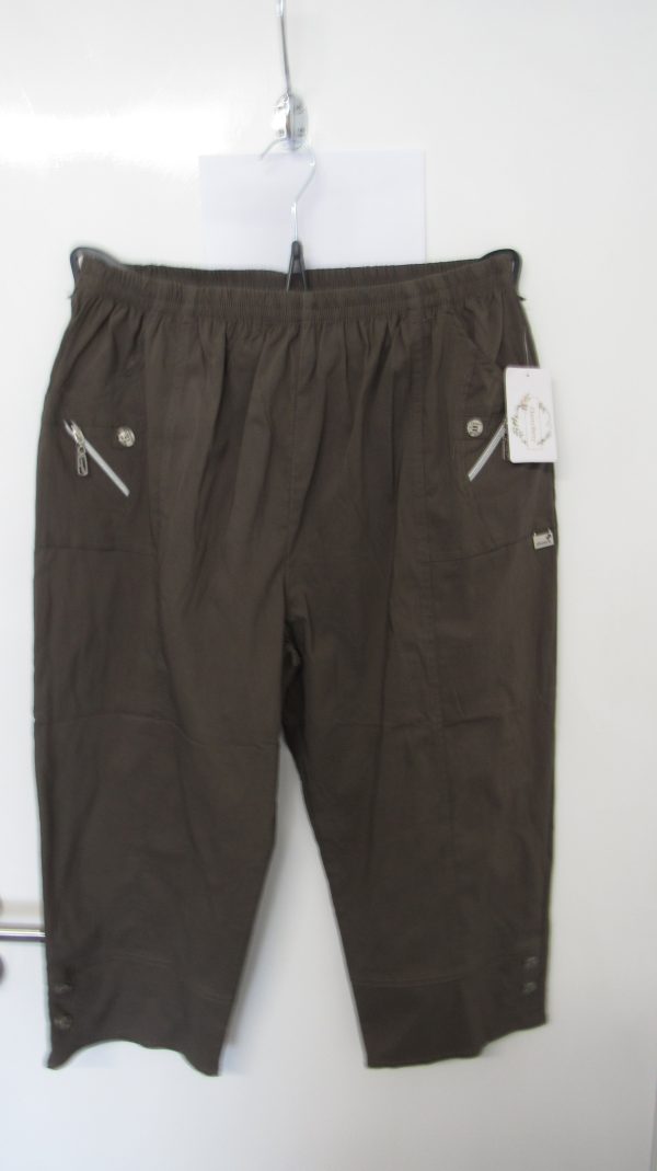 Cherry Berry Mocha 3/4 length stretchy trousers Size T9 UK 24