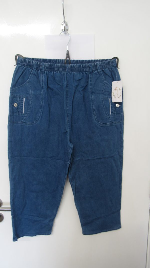 Cherry Berry Denim 3/4 Length Trousers Size T6 UK 18 - Image 2