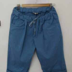 NEW Ladies Denim Blue Magic Shorts Plus Size One Size Fits sizes 18 20 22 Size 2