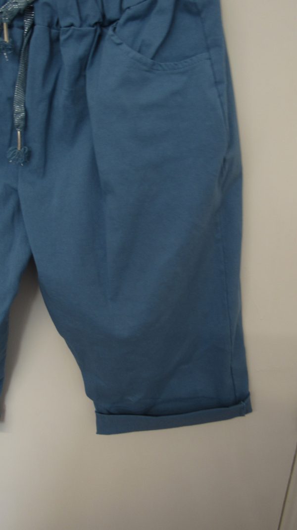 NEW Ladies Denim Blue Magic Shorts Plus Size One Size Fits sizes 18 20 22 Size 2 - Image 4