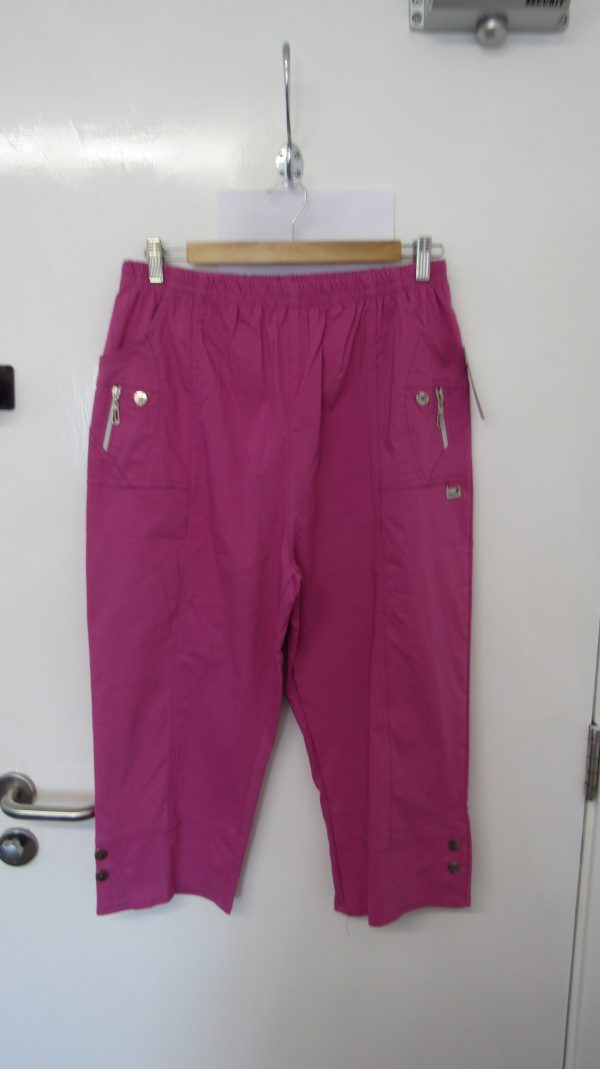 Cherry Berry Cerise Pink 3/4 length stretchy trousers Size T8 UK 22