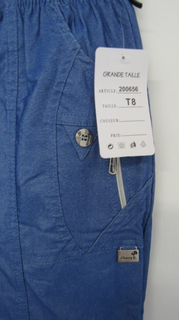 Cherry Berry Denim Blue 3/4 length stretchy trousers Size T8 UK 22 - Image 3