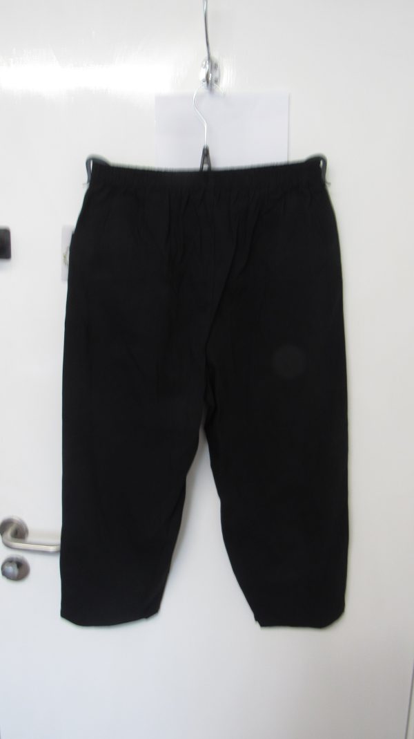 Cherry Berry Black 3/4 length stretchy trousers Size T5 UK 16 - Image 7