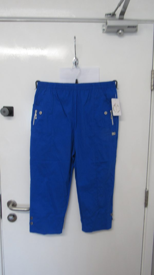 Cherry Berry Royal Blue 3/4 length stretchy trousers Size T6 UK 18