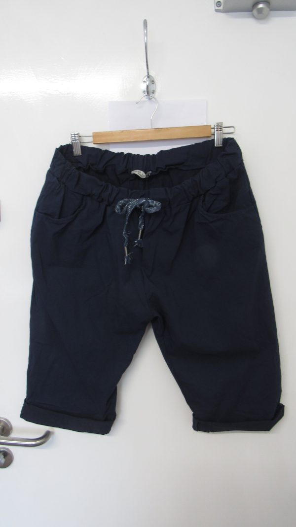 NEW Ladies Navy Blue Magic Shorts Plus Size One Size Fits sizes 18 20 22 Size 2 NON RETURNABLE