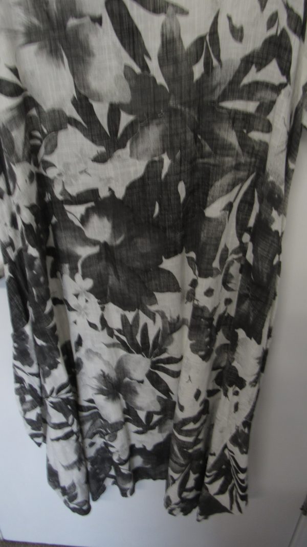 New Grey Black Floral Pocket Dress One Size fits sizes 18 20 22 - Image 3