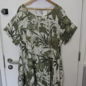 New Khaki Green Floral Pocket Dress One Size fits sizes 18 20 22