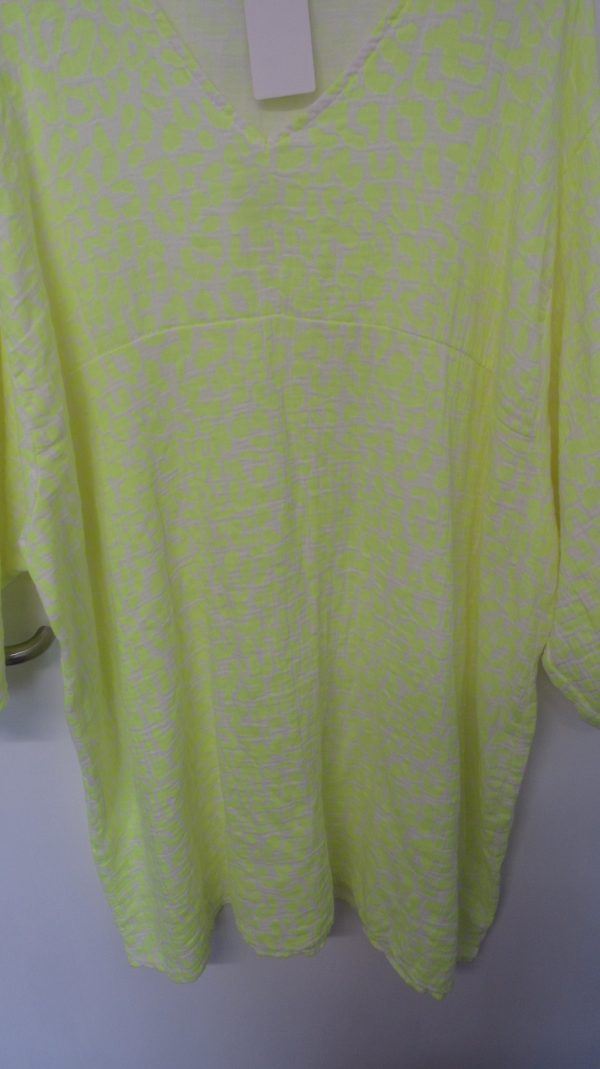New Ladies Yellow Leopard Print Oversized tunic top One Size fits sizes 20 22 24 - Image 5