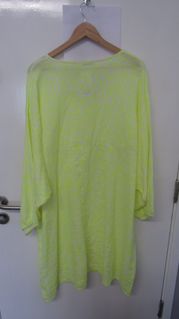 New Ladies Yellow Leopard Print Oversized tunic top One Size fits sizes 20 22 24 - Image 6