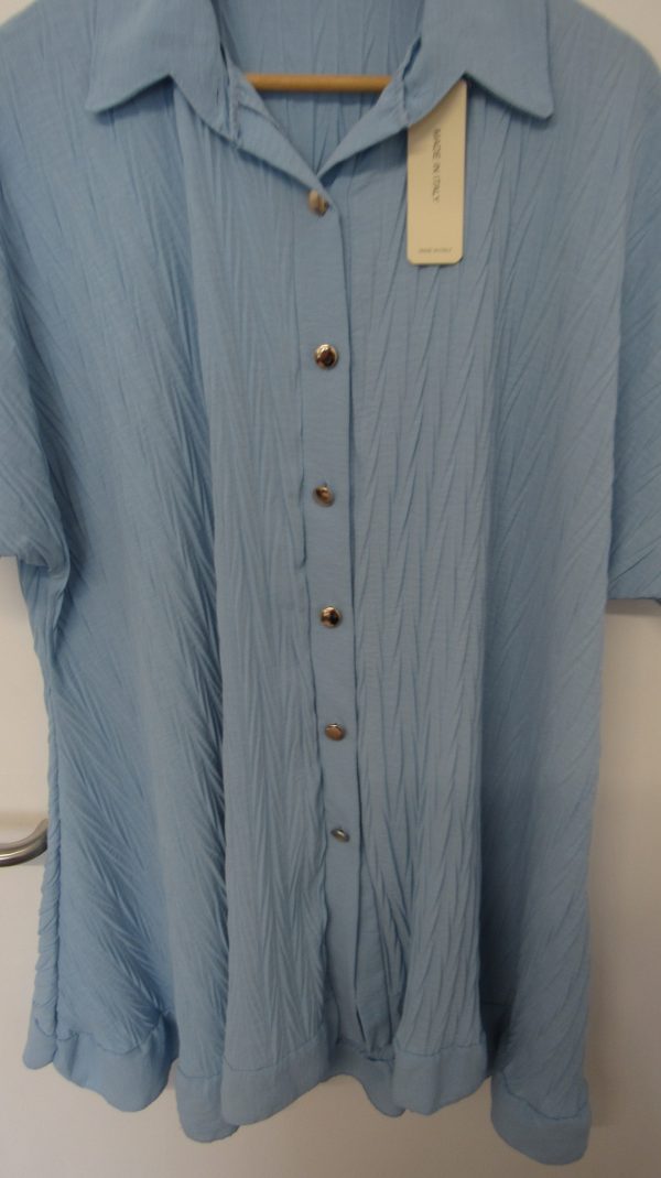 New Ladies Light Blue Plus Size Button Down Shirt One Size fits 18 20 22 24 - Image 4