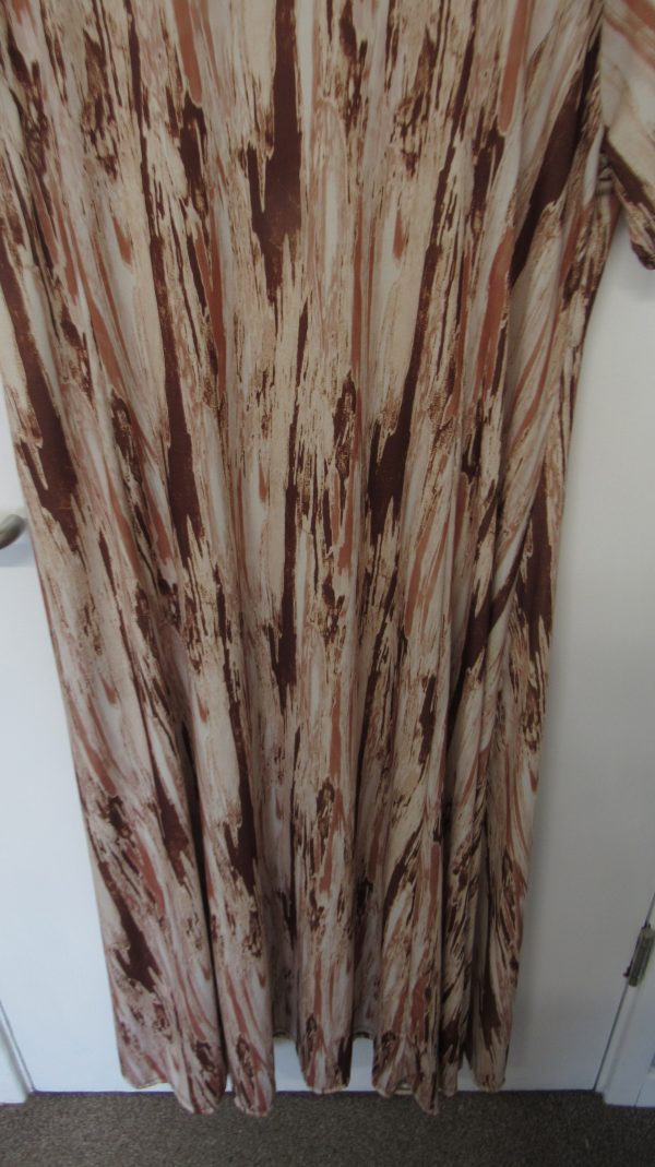 New Ladies Beige Stripe Print Stretchy Dress One Size fits sizes 18 20 22 24 - Image 4