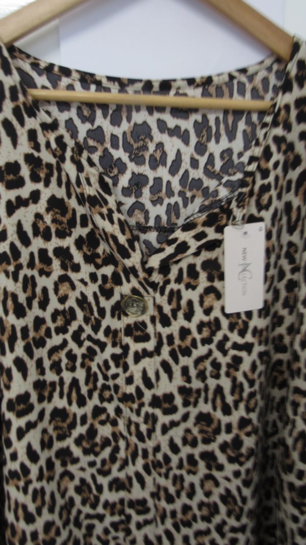 New Ladies Brown Animal Print Tunic Top One Size fits sizes 18 20 22 - Image 3