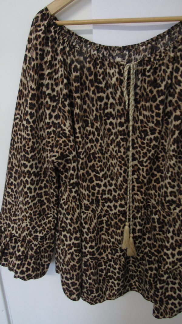 New Ladies Animal Print Frill Top One Size fits sizes 18 20 22 - Image 4