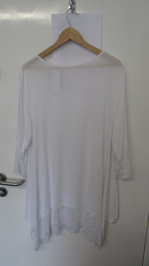 New Ladies White Lacy Trim Top One Size fits sizes 18 20 22 - Image 5
