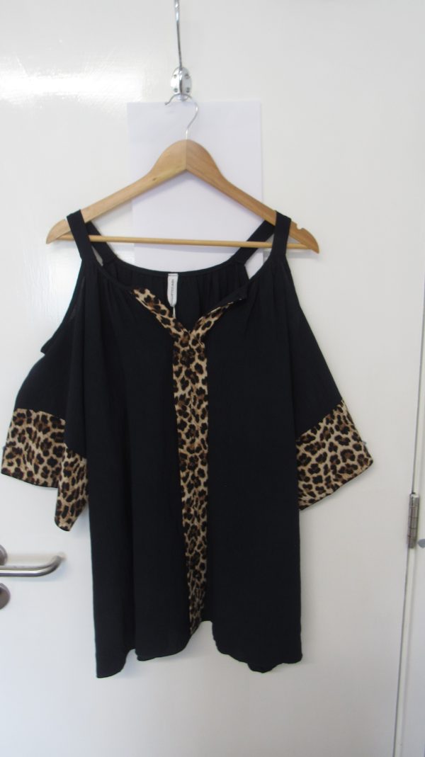 New Ladies Navy Blue Cold Shoulder with animal print trim top One Size fits sizes 18 20 22 - Image 2