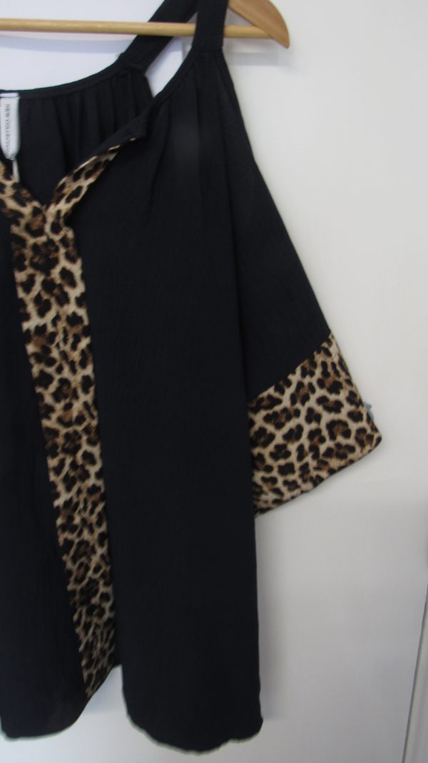 New Ladies Navy Blue Cold Shoulder with animal print trim top One Size fits sizes 18 20 22 - Image 3