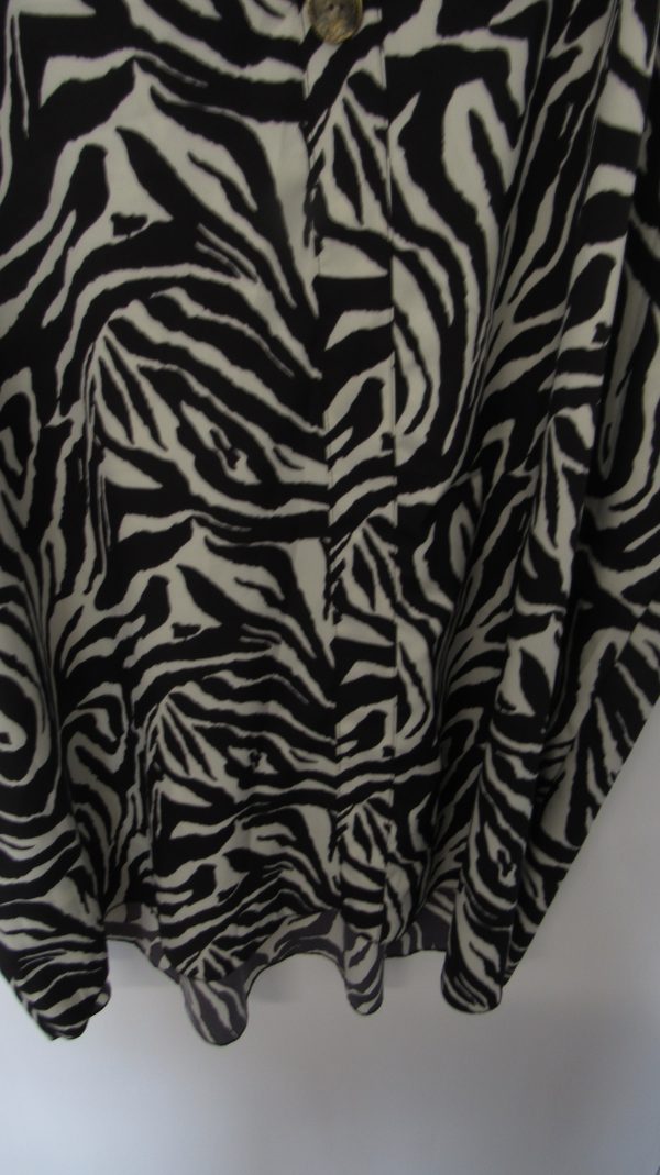 New Ladies Black White Zebra Print Tunic Top One Size fits sizes 18 20 22 - Image 4