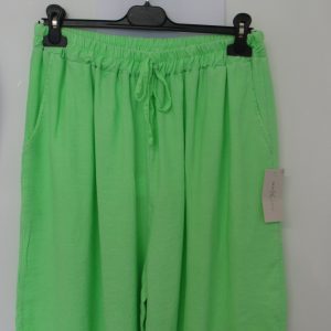 New Ladies Neon Green Pocket Shorts One size fits sizes 16 18 20 22 Non Returnable