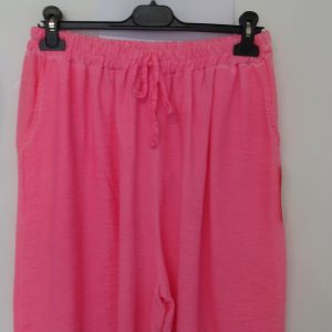 New Ladies Neon Pink Pocket Shorts One size fits sizes 16 18 20 22 Non Returnable