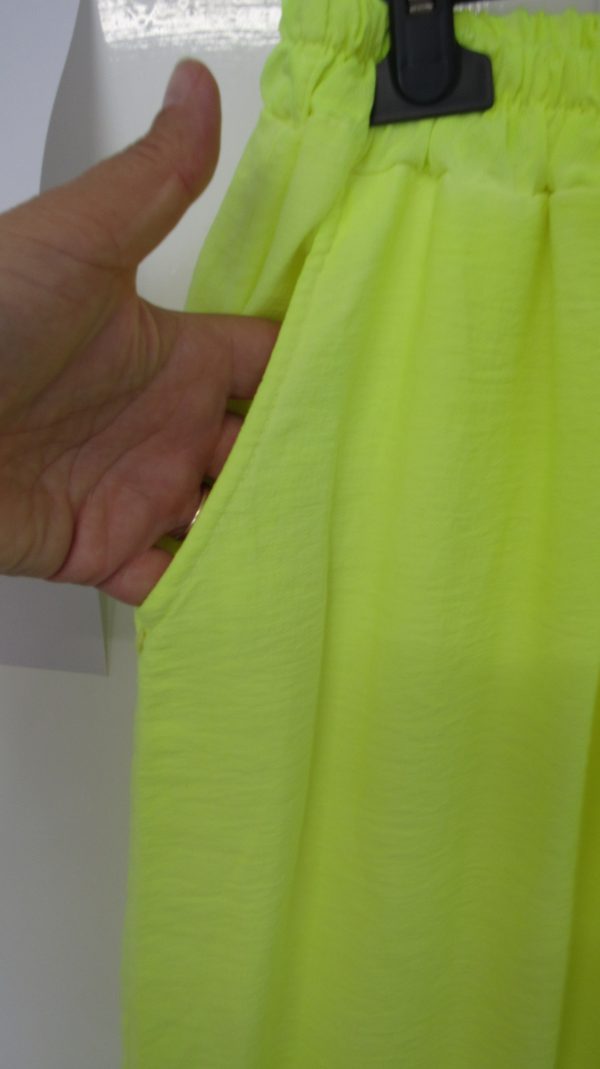 New Ladies Neon Yellow Pocket Shorts One size fits sizes 16 18 20 22 Non Returnable - Image 5