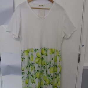New Ladies White with Lemon print dress Pockets One Size fits sizes 16 18 20 22