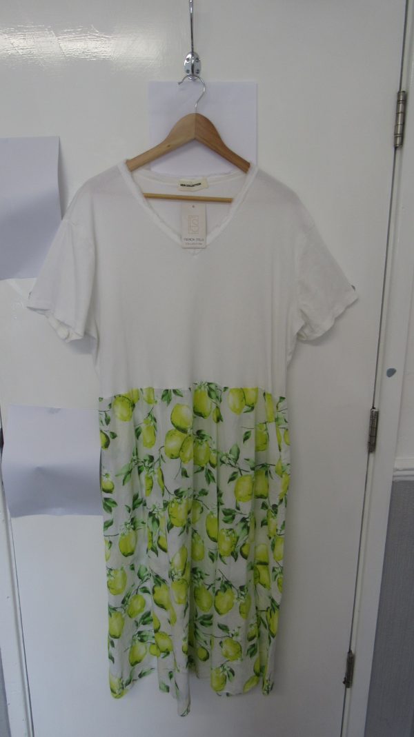 New Ladies White with Lemon print dress Pockets One Size fits sizes 16 18 20 22 - Image 2