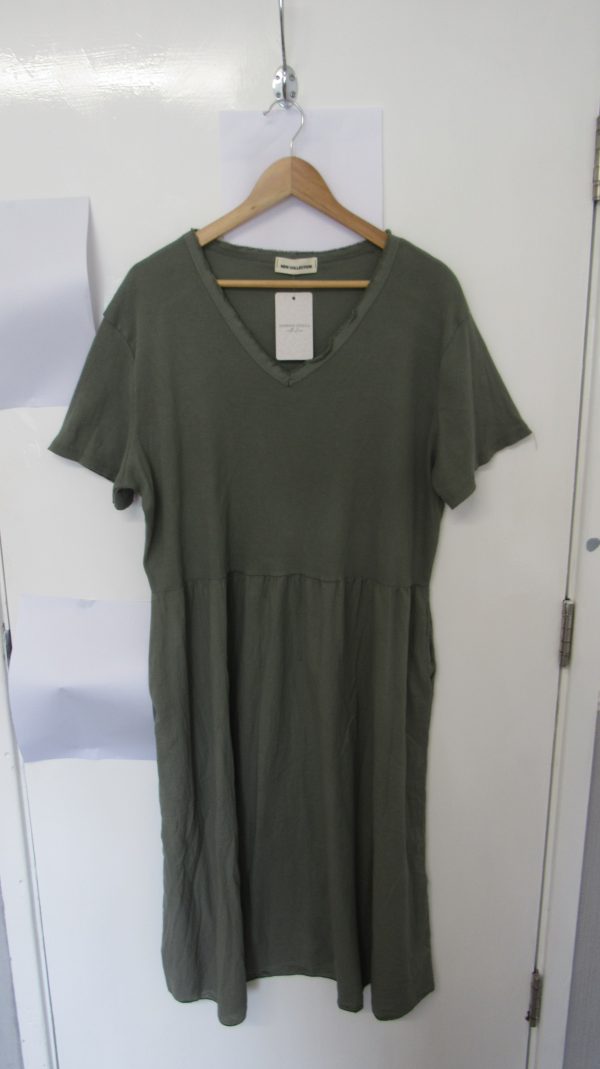 New Ladies Khaki dress Pockets One Size fits sizes 16 18 20 22