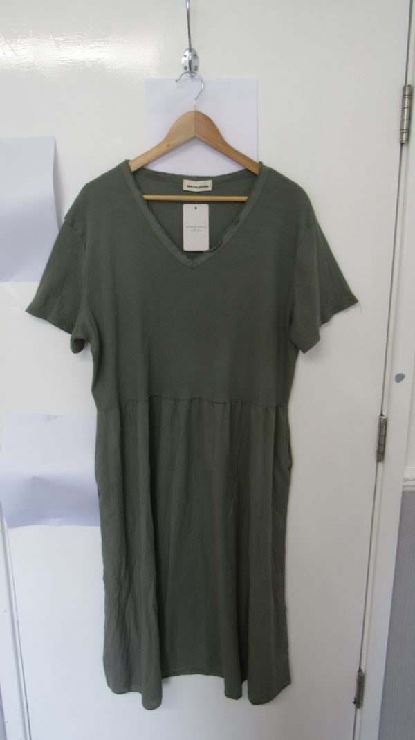 New Ladies Khaki dress Pockets One Size fits sizes 16 18 20 22 - Image 2