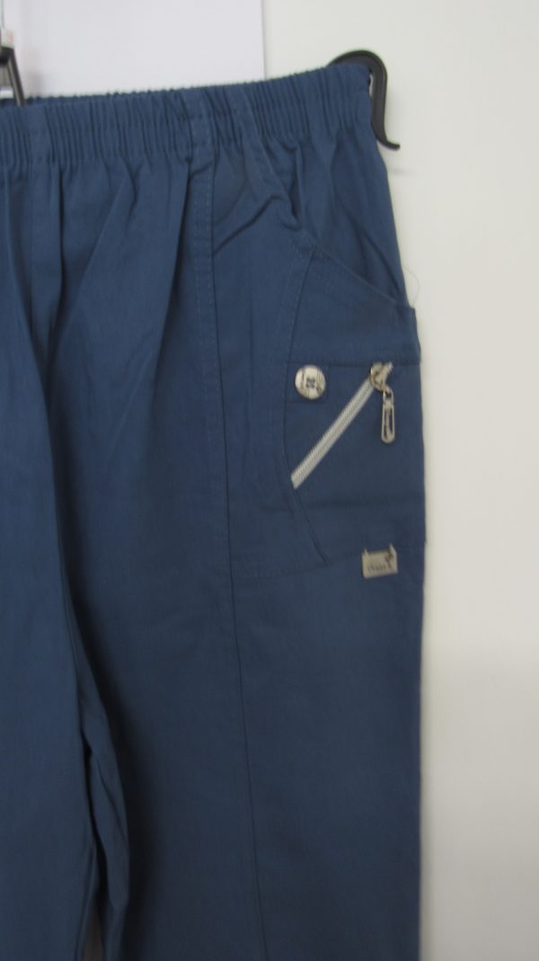 Cherry Berry Indigo Blue 3/4 length stretchy trousers Size T3 UK 12 - Image 3