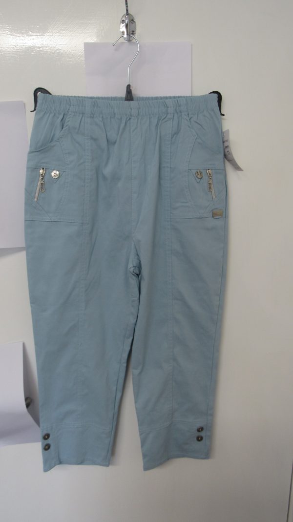 Cherry Berry Light Blue 3/4 length stretchy trousers Size T3 UK 12