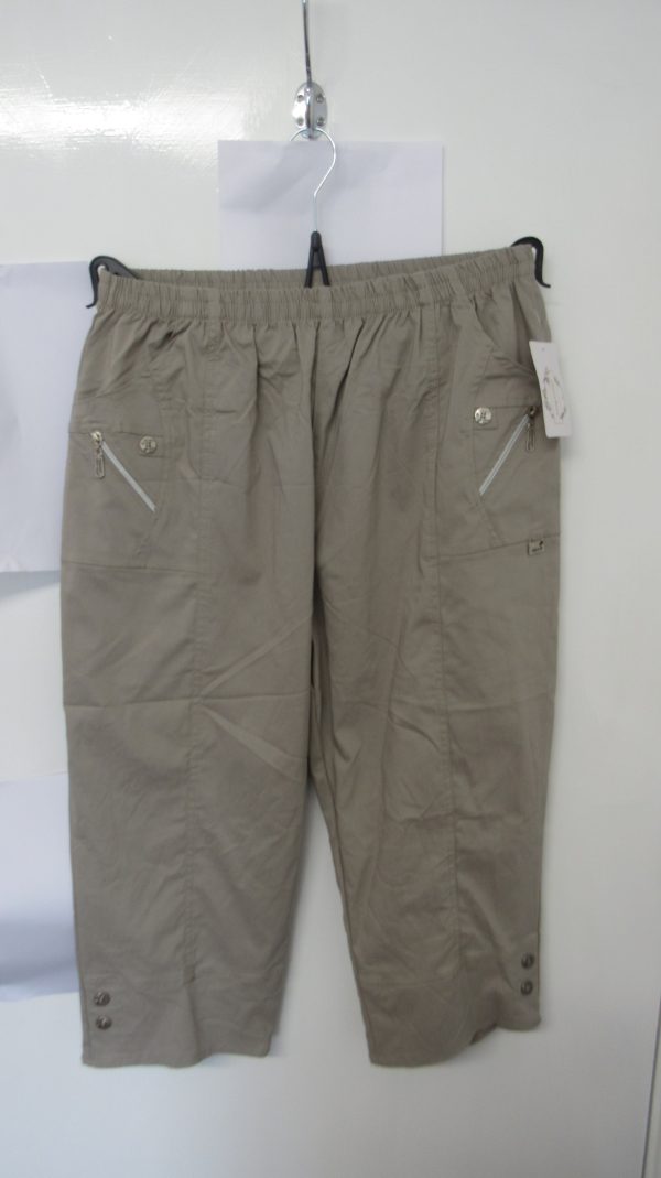 Cherry Berry Beige 3/4 length stretchy trousers Size T8 UK 22