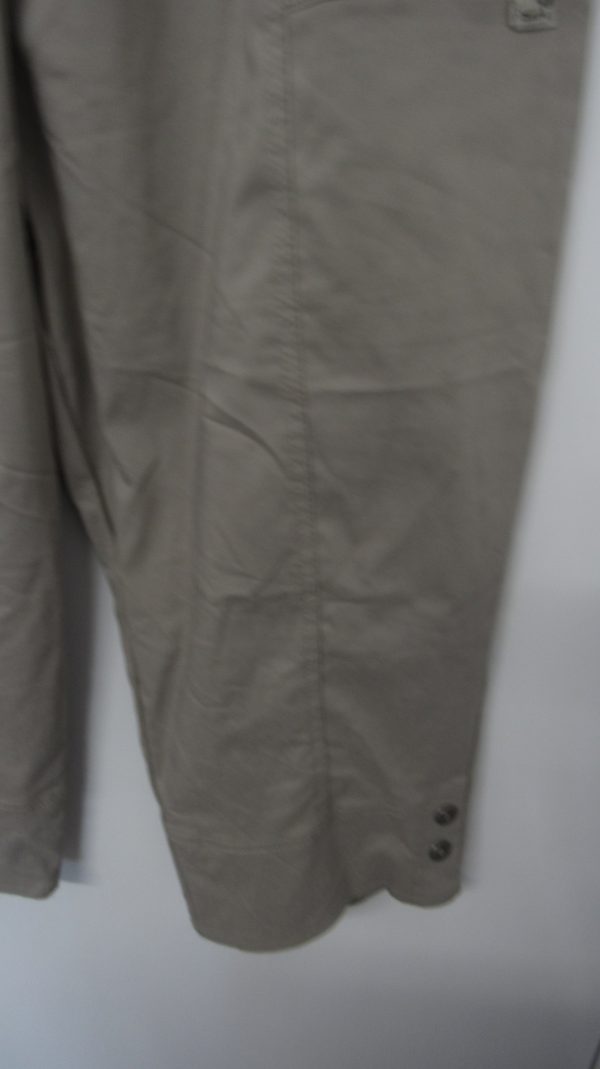 Cherry Berry Beige 3/4 length stretchy trousers Size T8 UK 22 - Image 5