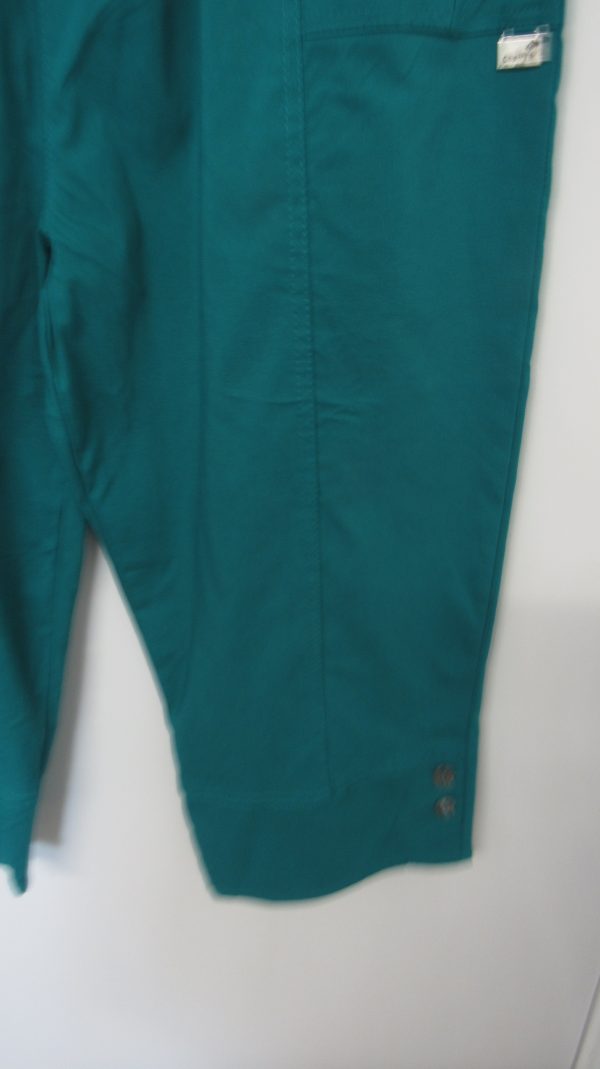 Cherry Berry Jade Green 3/4 length stretchy trousers Size T9 UK 24 - Image 4