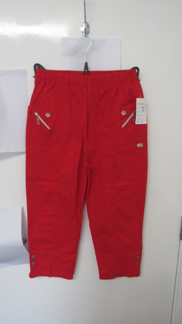 Cherry Berry Red 3/4 length stretchy trousers Size T4 UK 14