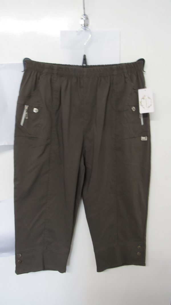 Cherry Berry Mocha 3/4 length stretchy trousers Size T8 UK 22