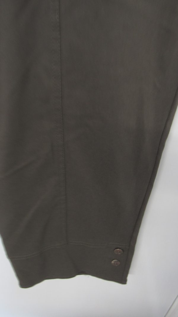 Cherry Berry Mocha 3/4 length stretchy trousers Size T8 UK 22 - Image 5