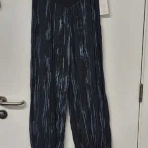 Black Stripe Print Harem Pants One Size fits sizes 14 16 18 NON RETURNABLE