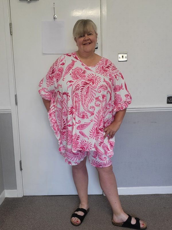 New Ladies Plus Size Cerise Pink Printed 2 Piece Co Ord Set With V Neck Top & Shorts One size fits sizes 18 20 22 Non RETURNABLE - Image 8