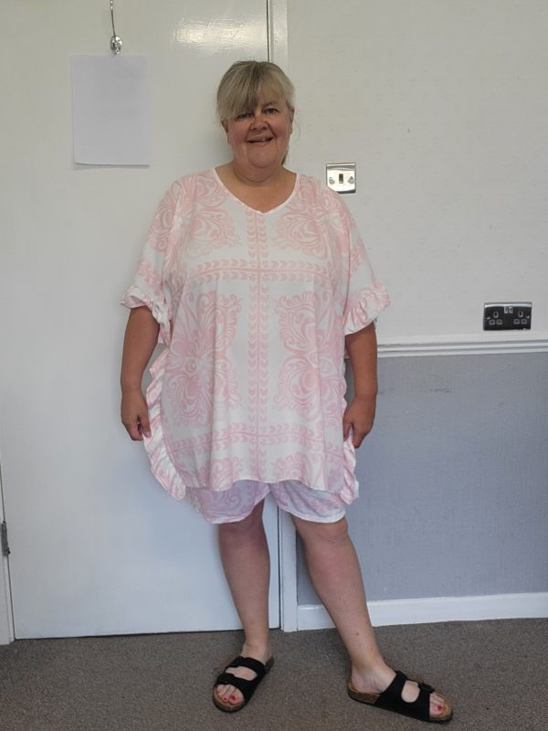 New Ladies Plus Size Light Pink Printed 2 Piece Co Ord Set With V Neck Top & Shorts One size fits sizes 18 20 22 Non RETURNABLE - Image 8