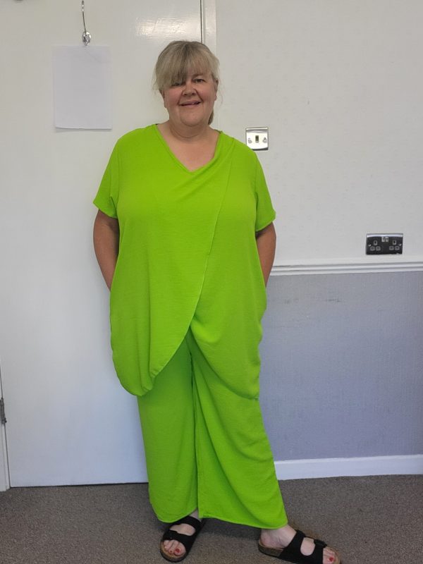 New Ladies Plus Size Lime Green 2 Piece Co Ord Set With V Neck Top & Trousers One size fits sizes 18 20 22 NON RETURNABLE - Image 5