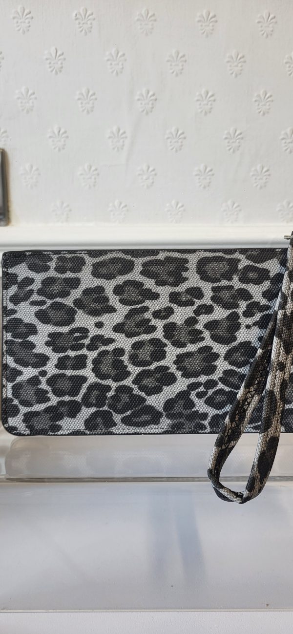 Wristlet Purse Leopard Print Black - Image 4