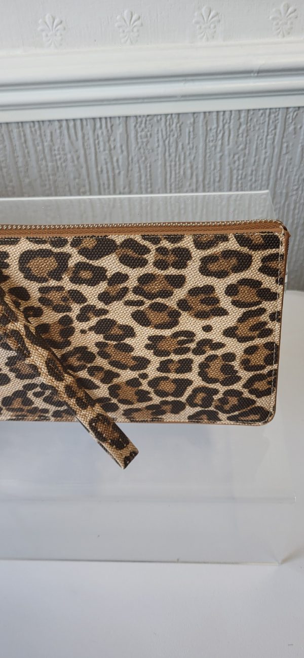 Wristlet Purse Leopard Print Brown - Image 3