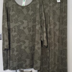 New Ladies Green Pattern Top and Trousers Co-ord Set One Size fits sizes 18 20 22 NON RETURNABLE