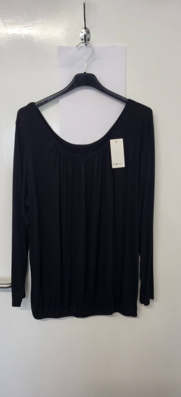 New Ladies Black Long Sleeved One size fits sizes 16 18 20 22 Plus Size