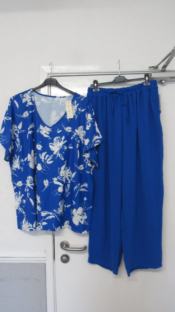 New Ladies Plus Size Royal Blue Printed 2 Piece Co Ord Set With V Neck Top & Trousers One size fits sizes 18 20 22 NON RETURNABLE