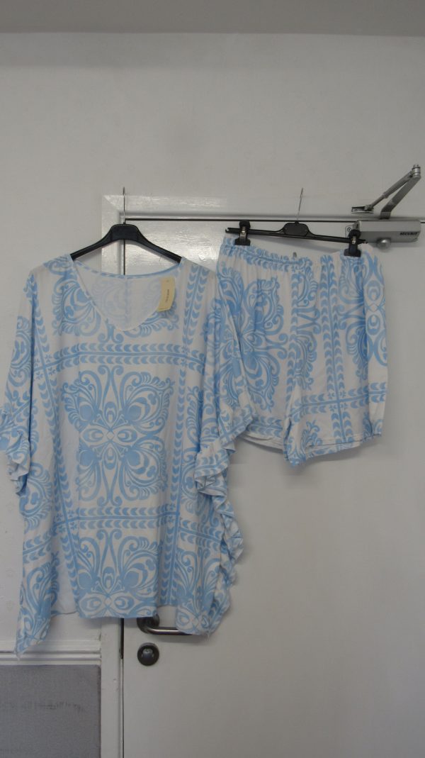 New Ladies Plus Size Light Blue Printed 2 Piece Co Ord Set With V Neck Top & Shorts One size fits sizes 18 20 22 Non RETURNABLE - Image 2