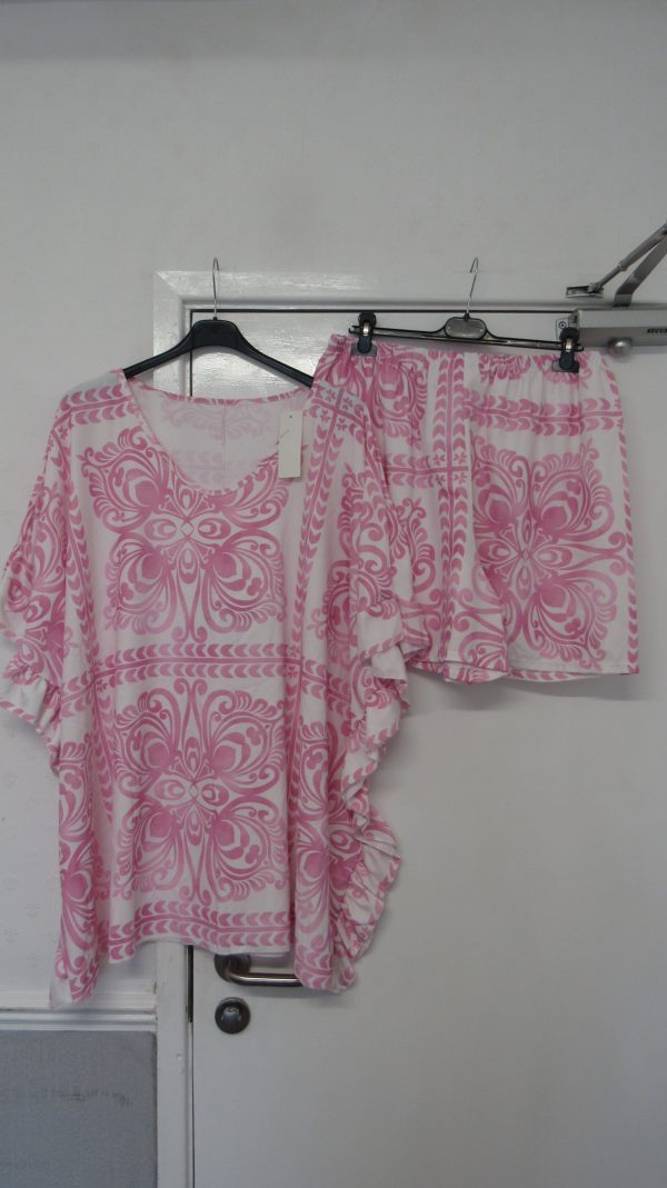 New Ladies Plus Size Pale Pink Printed 2 Piece Co Ord Set With V Neck Top & Shorts One size fits sizes 18 20 22 Non RETURNABLE - Image 2