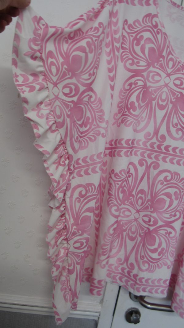 New Ladies Plus Size Pale Pink Printed 2 Piece Co Ord Set With V Neck Top & Shorts One size fits sizes 18 20 22 Non RETURNABLE - Image 5